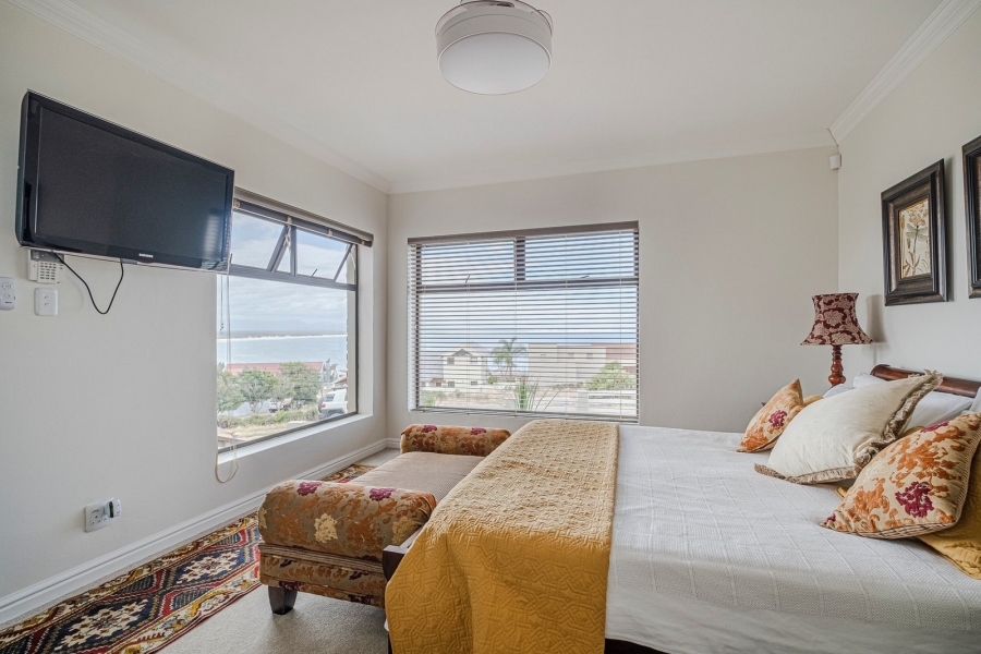 3 Bedroom Property for Sale in Wavecrest Eastern Cape